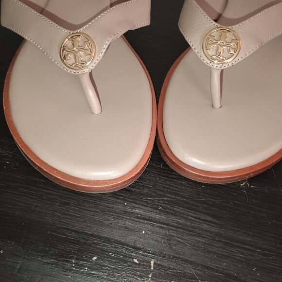 NEW Tory Burch Benton Thong Sandal - Picture 3 of 5